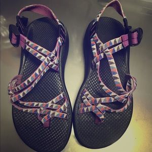 Women’s Chaco sandals sz 8. Has toe loops